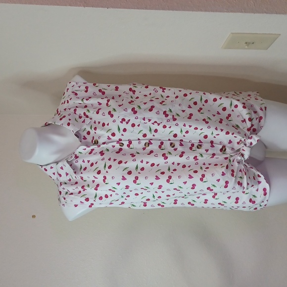 No Boundaries sleeveless button-down tie front cherry blouse nwot Junior's xl - Picture 1 of 8